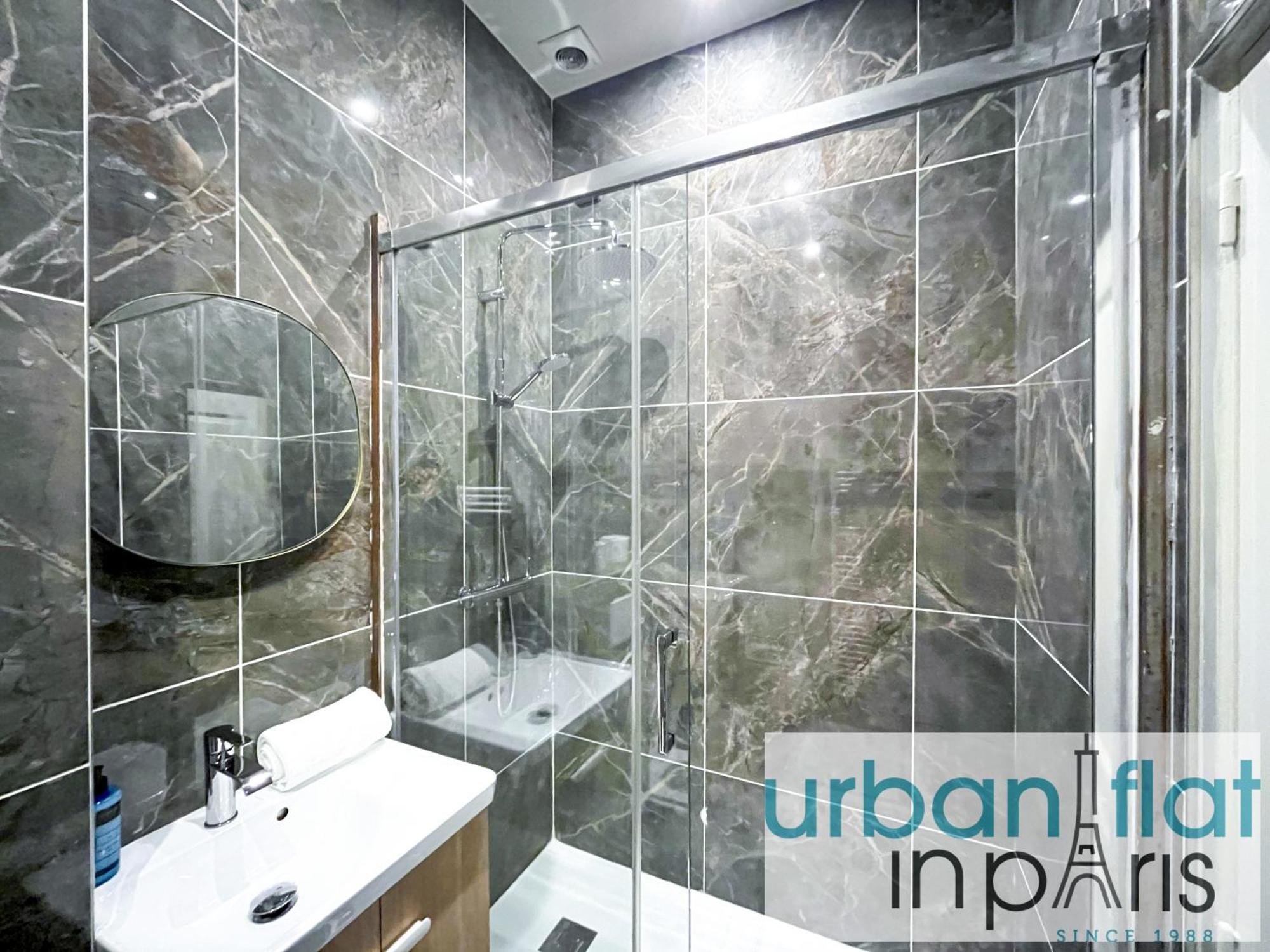 Urban Flat 63 - Beautiful 3 Bedroom Flat Champs-Elysees Paris Luaran gambar
